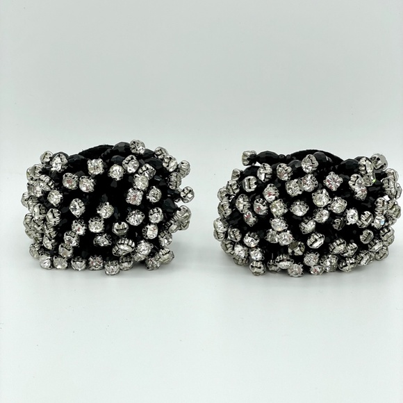 Pair of sparkling aggregates to embellish shoes, jackets or hats. Black & White. - Picture 6 of 16